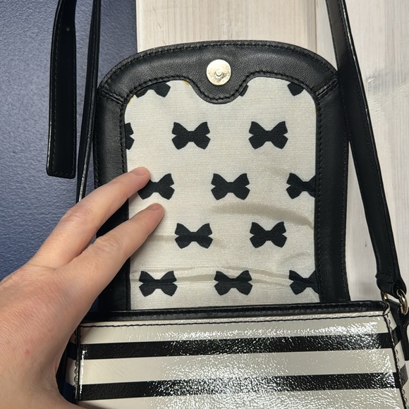 Kate Spade Chelsea Park Stripe Jade Crossbody Bag AS IS - Picture 9 of 13